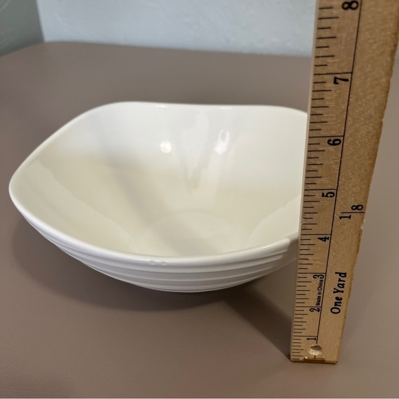 Mikasa‎ Swirl Modern White Ceramic Square Serveware Vegetable Bowl - Picture 9 of 13